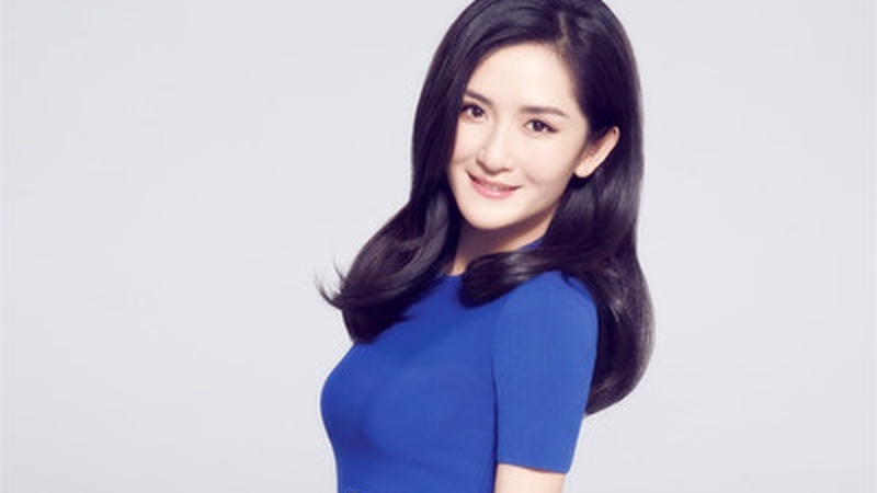 张杰谢娜演唱会十指紧扣合唱甜蜜互动，粉丝感动见证神仙爱情